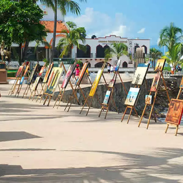 Parte del aire artístico que se respira en todo el centro de Puerto Vallarta.