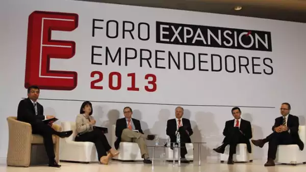 Los participantes de la segunda mesa del Foro Expansión Emprendedores 2013 ‘ Innovar. ¿La misión imposible en México?’ cuestionan las políticas públicas y el clima de negocios en México para impulsar a los emprendedores.
