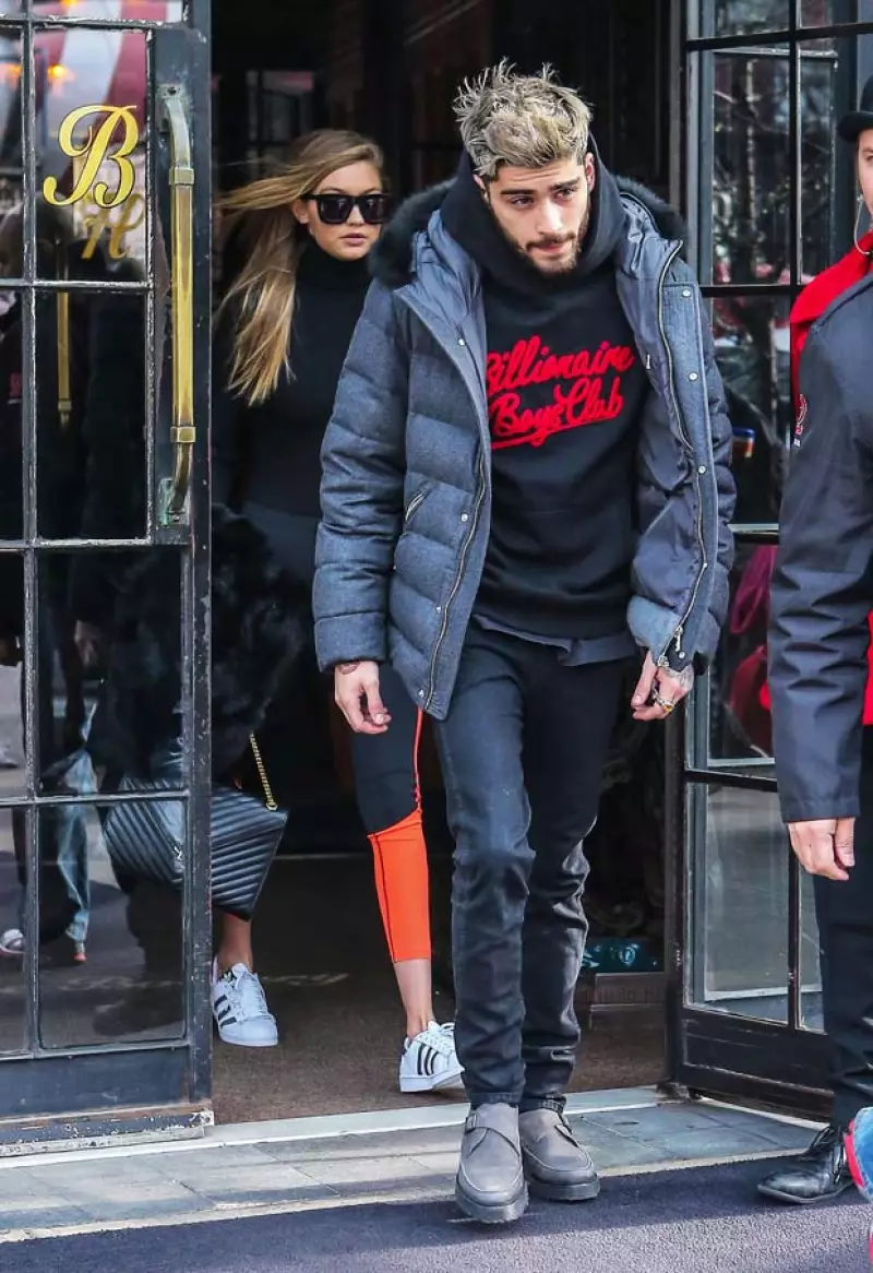 El ex One Direction ha confirmado durante un programa de radio que mantiene una relación con la modelo.