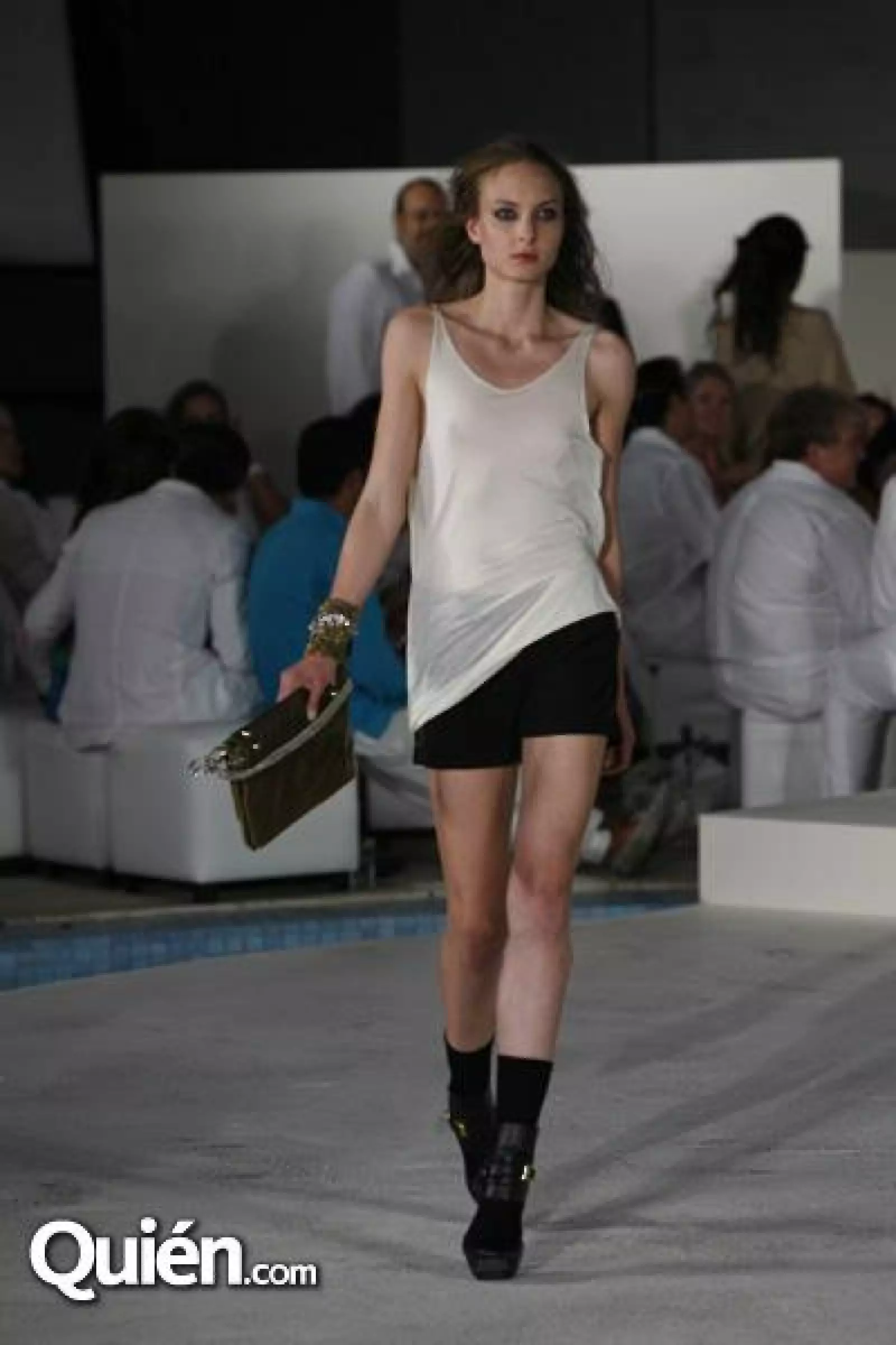 Pasarela Esteban Cortaza Nextel