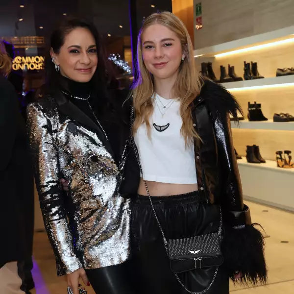 Paulina Madrazo y Cassandra Flores Madrazo