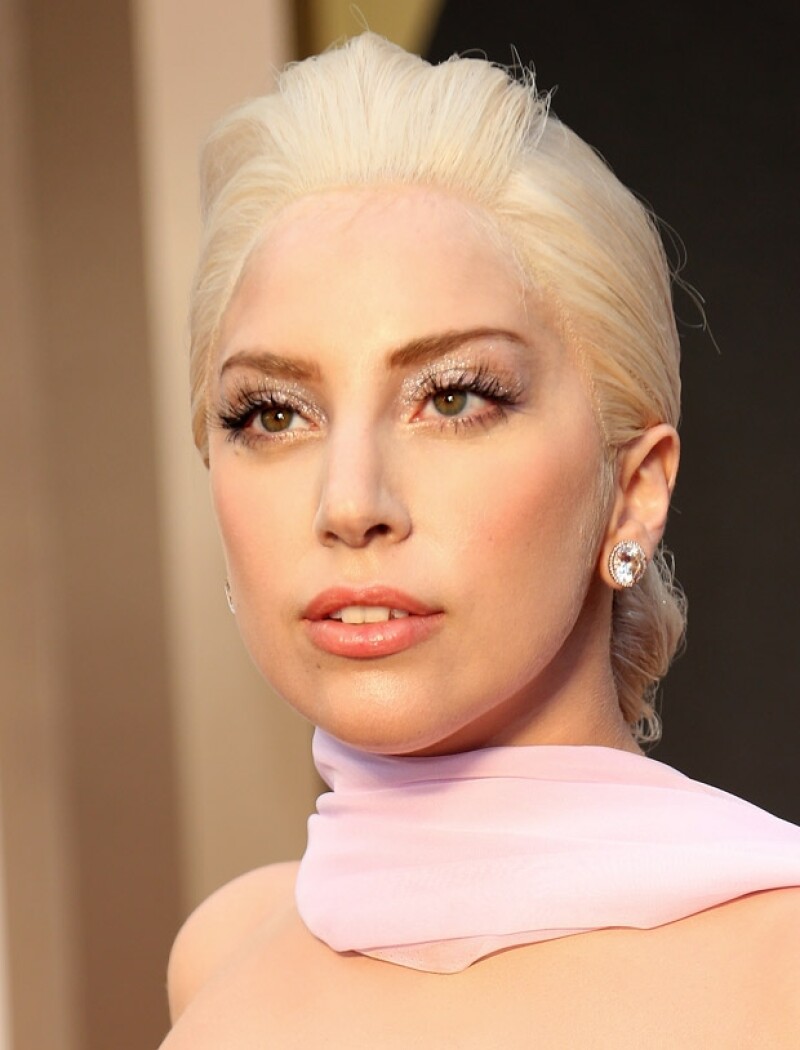 Lady Gaga opta por diferentes productos para cuidar su piel