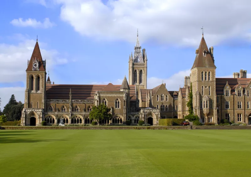 Son el sueño de cualquiera: tienen un impecable nivel académico y actividades extracurriculares increíbles, además, están situadas en lugares con paisajes que le quitan la respiración a cualquiera.