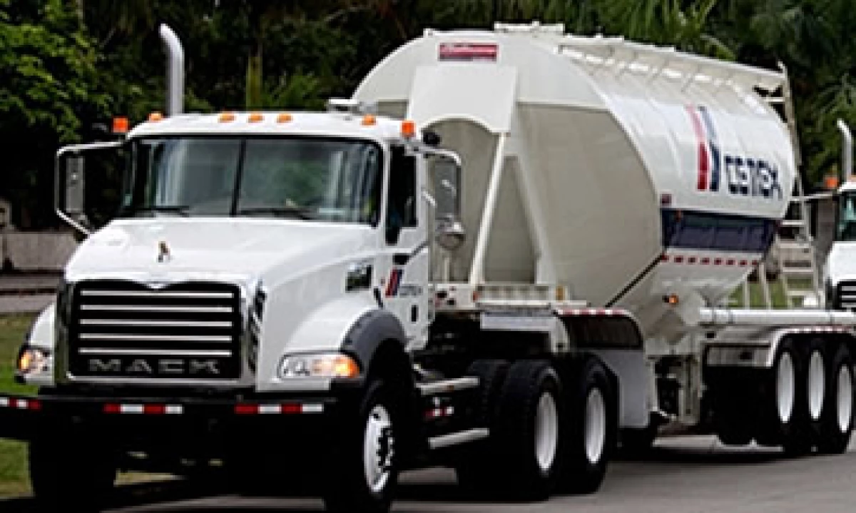 Cemex estima que su deuda total expresada en dólares, se mantendrá en comparación con el monto reportado al 30 de junio de 2012. (Foto: tomada de flickr.com/photos/cemex)