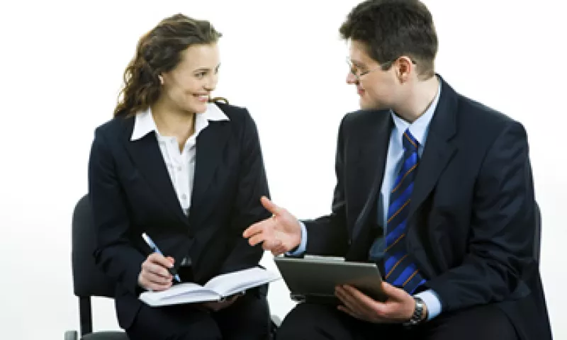 Tener éxtio en tu empleo implica capacitarte más, comprometerte con la empresa y tener una buena relación con los compañeros. (Foto: Photos to Go)