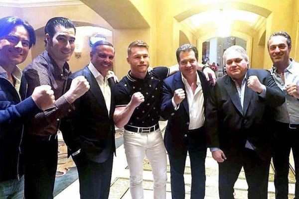 This is how Miguel Alemán Magnani saved Luis Miguel's career 20 In the image appear Christian O'Farrill, Miguel Torruco, Luis Miguel, Own "Canelo”, Miguel Aleman Magnani, Carlos Bremer and Carlos Slim Domit.