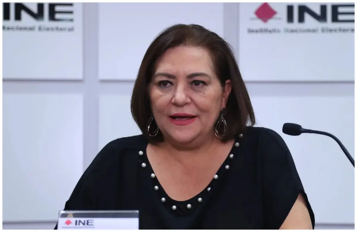 guadalupe taddei en el ine.jpg