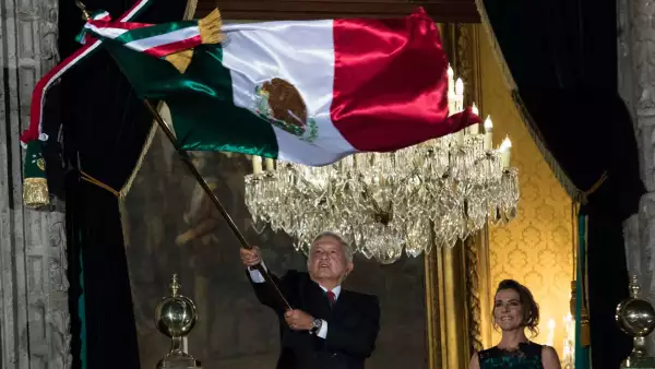 CIUDAD DE MÉXICO, 15SEPTIEMBRE2019.- Andrés Manuel López Obrador, Presidente de México, encabezó el grito de Independencia.
FOTO: MOISÉS PABLO /CUARTOSCURO.COM