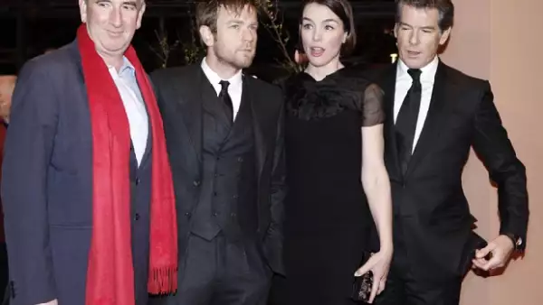 El director de cine se perdió su propia fiesta, pero aún así fue el centro de atención el viernes, cuando su primera película en cinco años se estrenó en el Festival de Cine de Berlín.