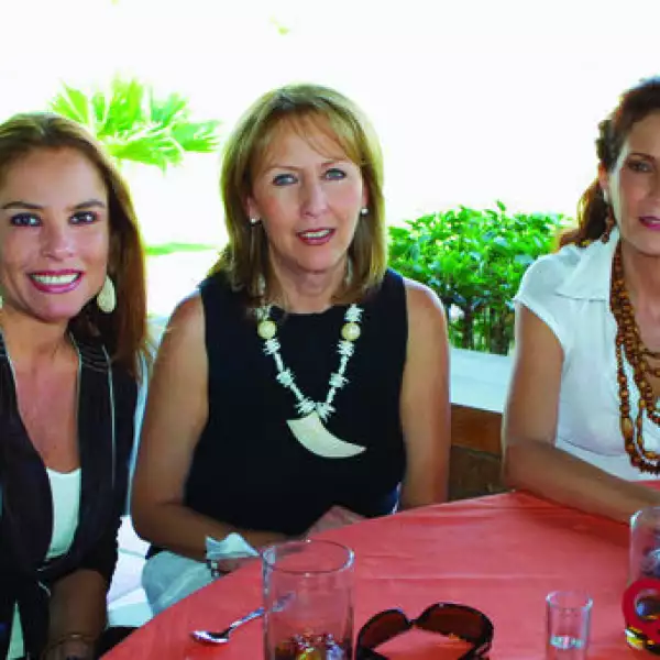 Mónica Salmón, Gina González Paúl de Urrea, Patricia Urrea