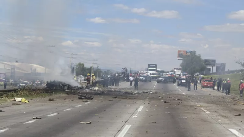 avioneta Querétaro autopista