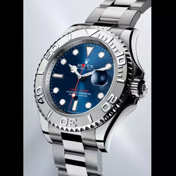Destaca el material especialmente diseñado por Rolex que es una combinación de acero inoxidable y platino al que han bautizado con el nombre de Rolesium. Esta pieza esta diseñada para los fanáticos de la navegación ya que puede medir intervalos de 60 minu