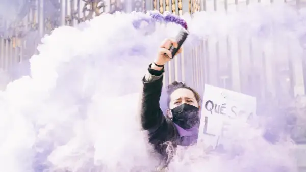 FRANCE - PARIS - 8 MARS 2021 - MANIFESTATION