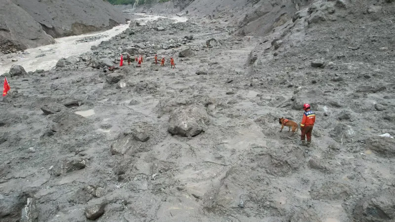 Lodo tras deslave en Nepal. Foto: AFP. 