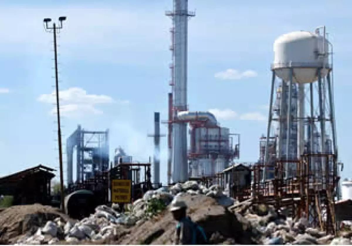 La nueva refinería que construirá Pemex requerirá una inversión superior a los 9,000 mdd. (Foto: Archivo AP)
