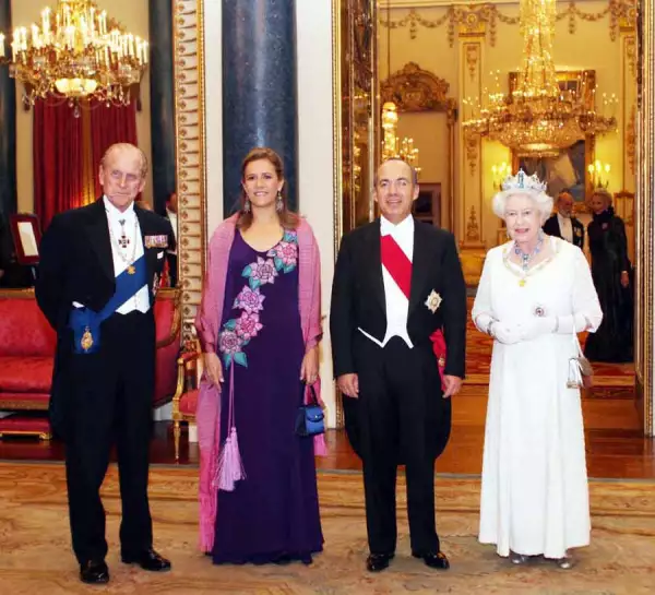 FELIPE-CALDERON Y MARGARITA-ZAVALA-CON-LOS-REYES-DE-RU