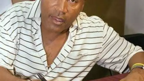 El martes pasado, el ex futbolista solicitó a la Corte Suprema de Nevada retirar su condena por robo a mano armada y agresión a dos vendedores en una habitación de un hotel en Las Vegas.