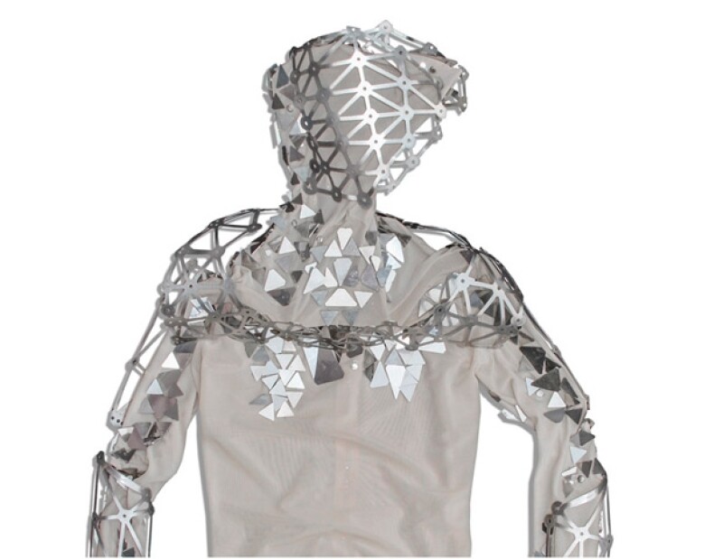Este es el traje que se vendió por más de 15 mil dólares.