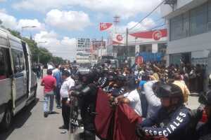 La unidad en donde arribó la panista.