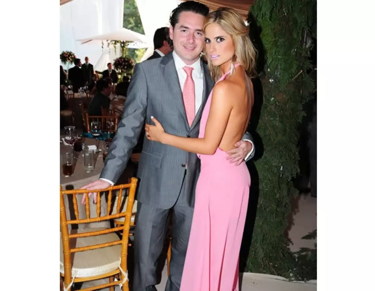 Emiliano Salinas y Ludwika Paleta, Manuel Velasco y Anahí y Fernando Landeros y Paola Albarrán nos hacen creer que sí existe la media naranja perfecta porque son un guapo para otro guapo.
