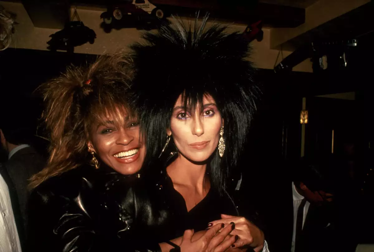 Tina Turner y Cher circa en 1985