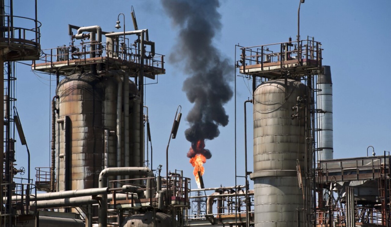 Pemex extiende hasta 2027 la puesta en marcha de sus coquizadoras