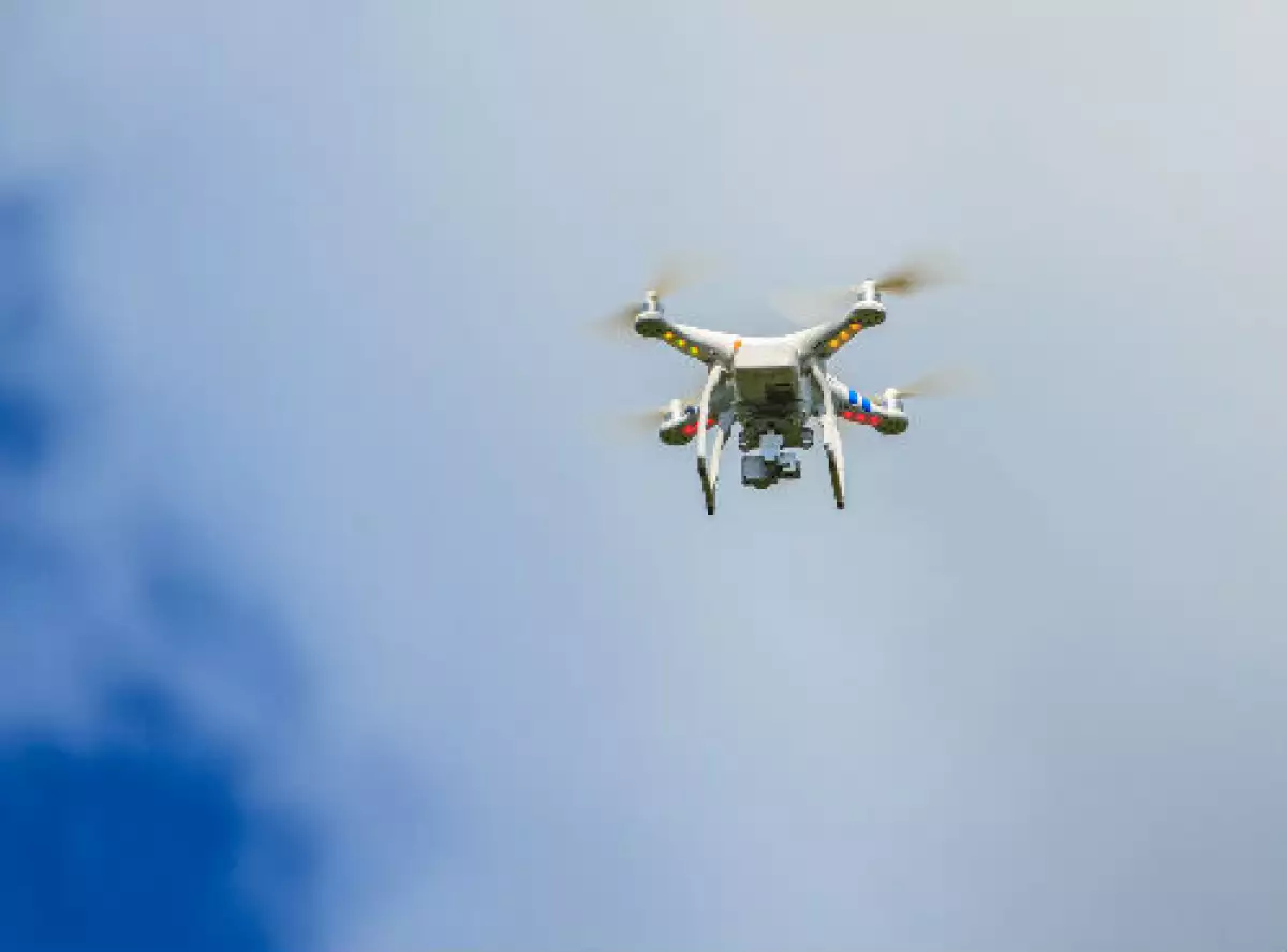 dron en vuelo