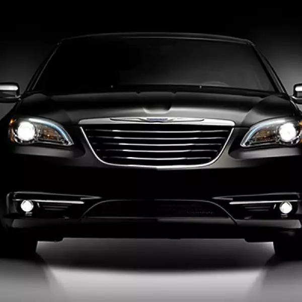 La firma también incluyó vidrio laminado dentro de las capas del vehículo, con lo cual mejora su velocidad, centro de gravedad y hace más ligero su diseño.