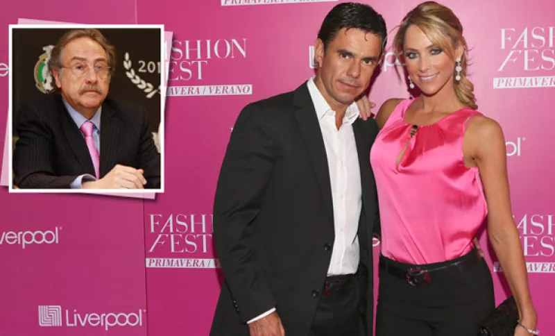 La conductora y su esposo interpusieron una demana en la PGR contra Decio de María y el empresario Olegario Vázquez Aldir para que le regresen el Club de Querétaro.