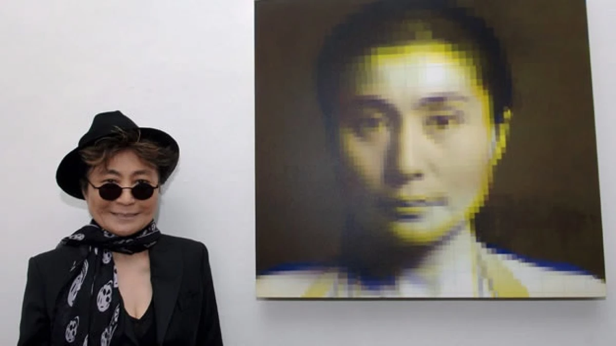 Yoko Ono asiste a una retrospectiva sobre su arte