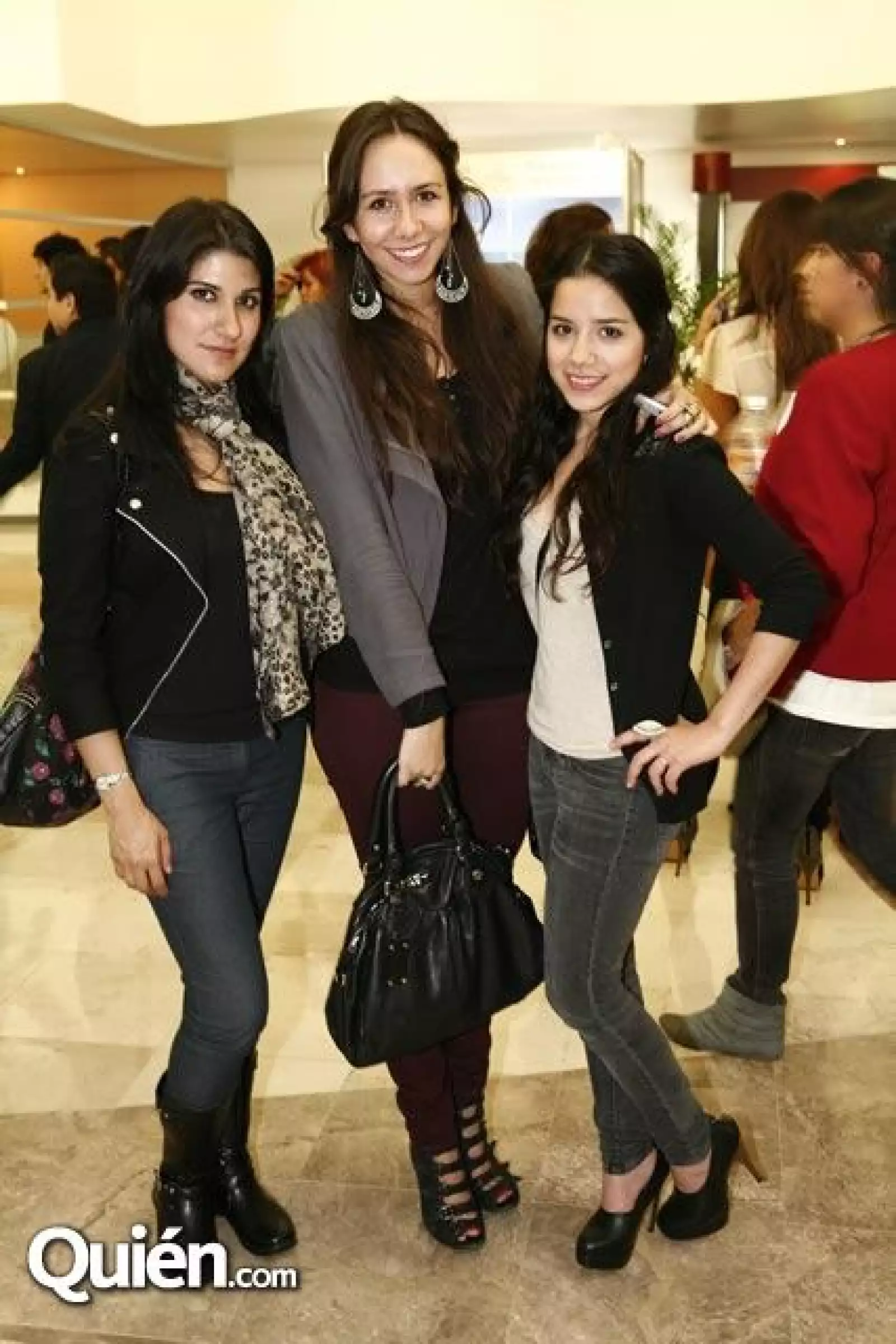 Marisol Corona,Carolina Ocejo,Melissa Jáuregui