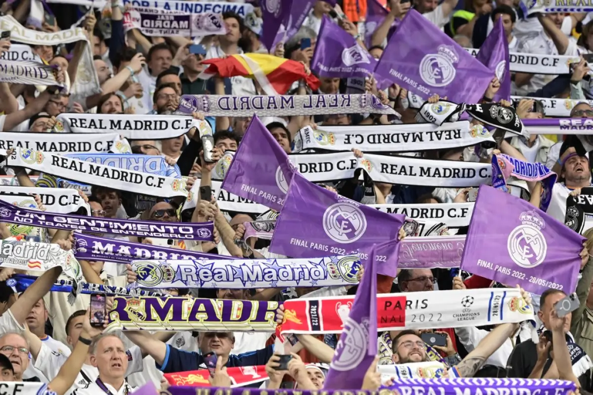 FBL-EUR-C1-LIVERPOOL-REAL MADRID-FANS