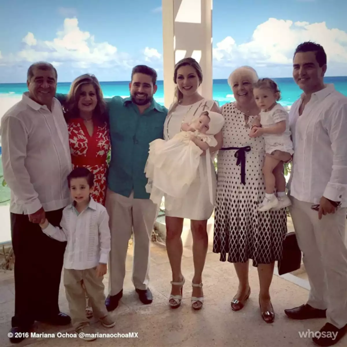 La cantante compartió este importante día a través de sus redes, luciendo feliz junto a toda su familia en Cancún.