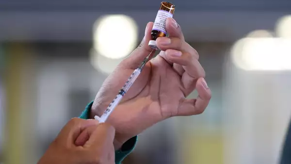 Salud reporta 30% menos casos activos de sarampión en México y aplicación de 13.3 millones de vacunas