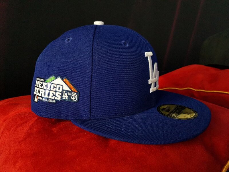Gorra conmemorativa de la serie de temporada regular en Monterrey.