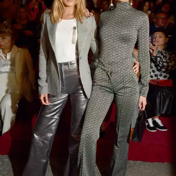 Bella_Gigi_Hadid-JPG.jpg