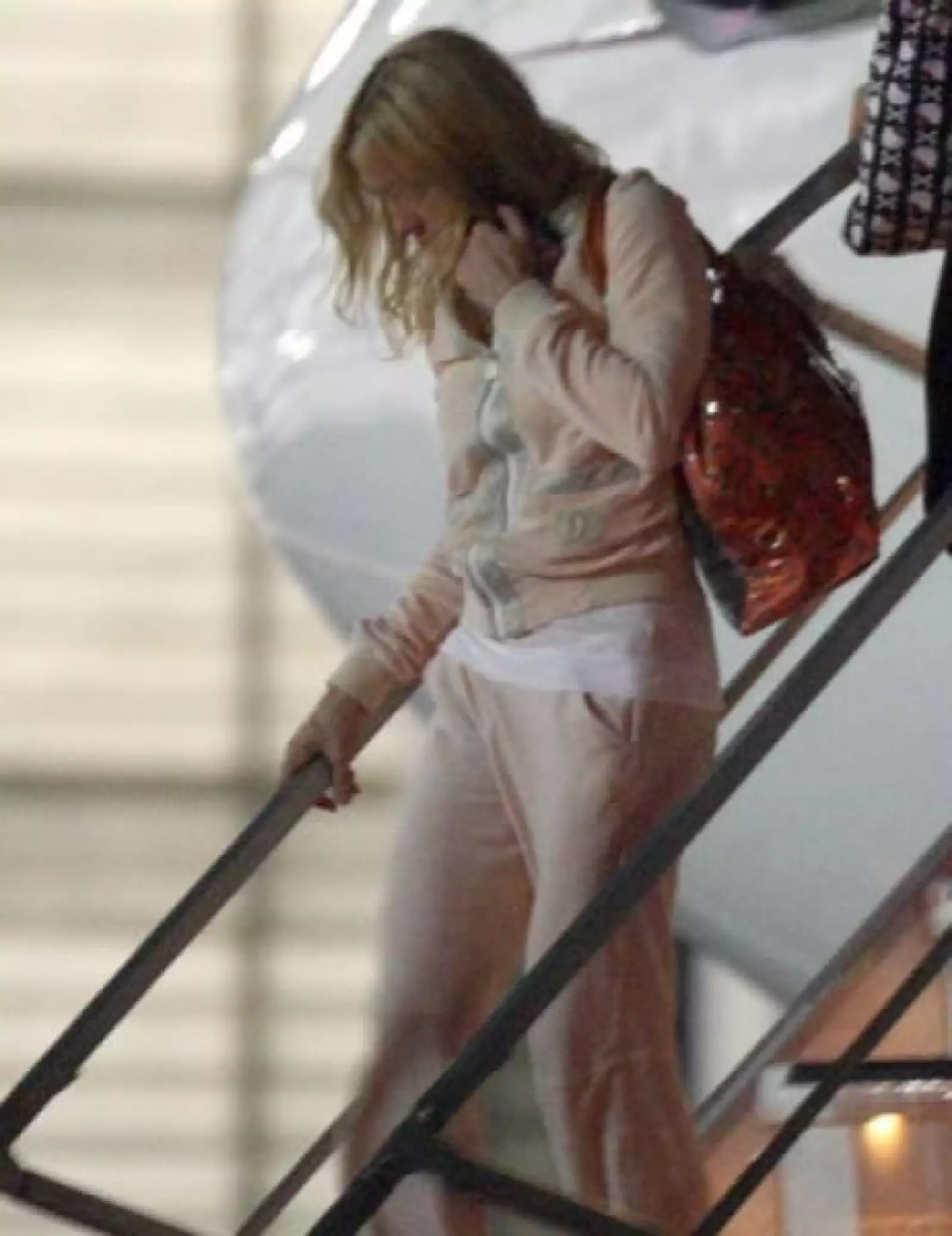 El avión de la cantante llegó al aeropuerto de Toluca.