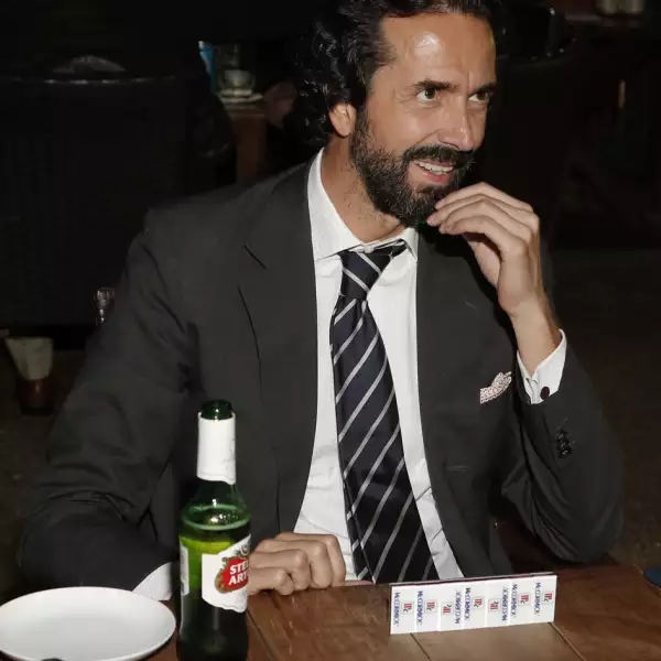 jugada de dominó por la fundación Ayuda y Solidaridad con las niñas IAP