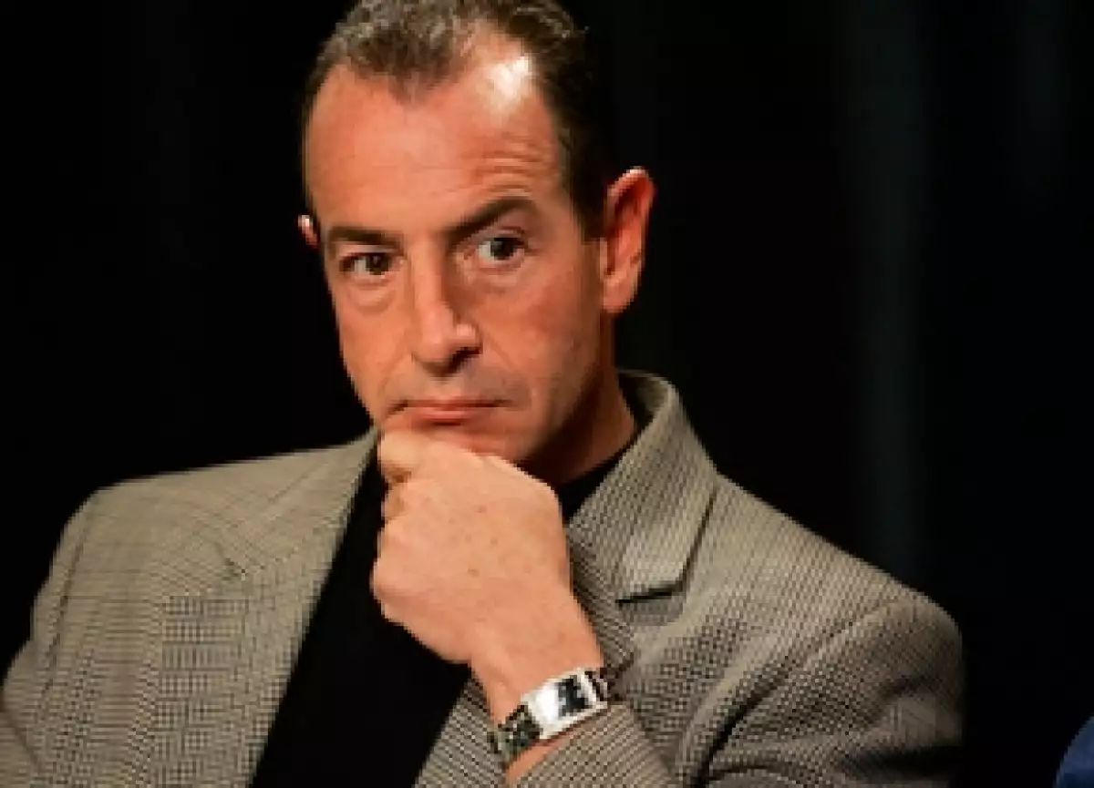 Michael Lohan fue arrestado y acusado de desacato por presuntamente no obedecer una orden de protección.