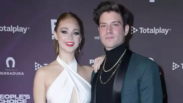 Peoples Choice Awards Mexico City Red Carpet
