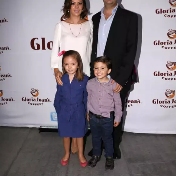 Paulina Peña con Jorge, Sara y Daniel González