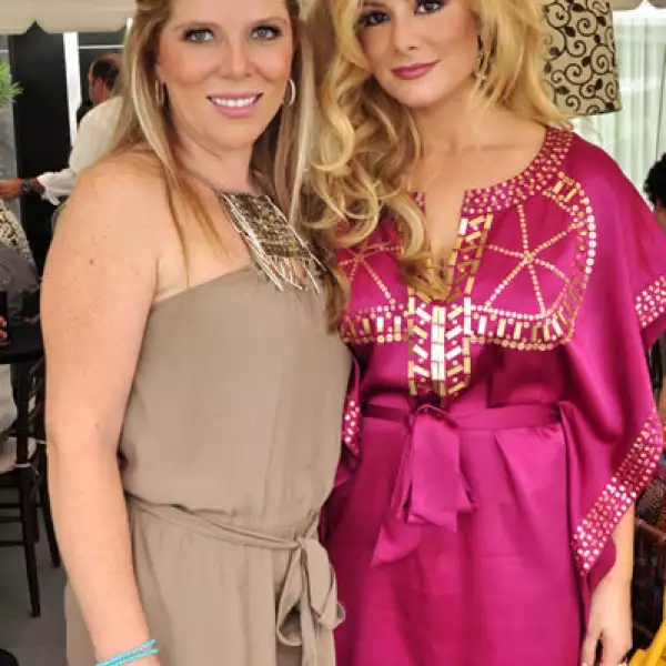 Greta Guerrero de Celaya y Tere Marín