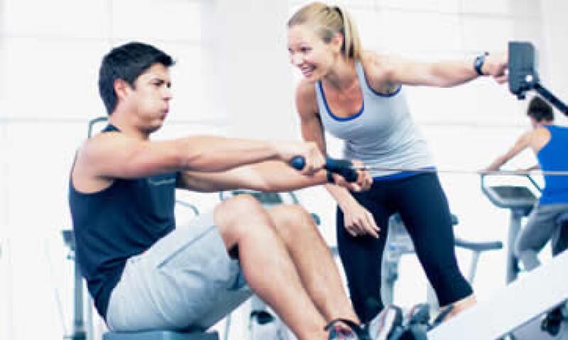 Contempla el gimnasio y la atención nutricional en tu presupuesto de gastos fijos. (Foto: Getty Images)