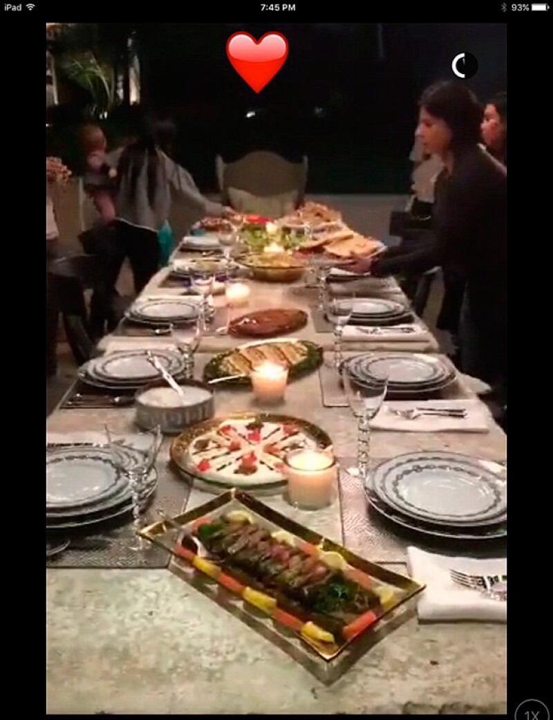 Kilye compartió detalles de la cena en Snapchat.