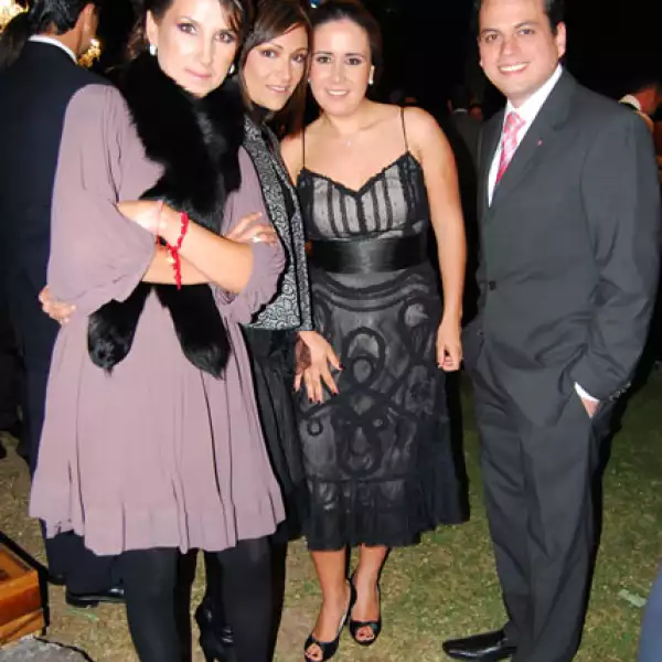 Boda de Paola Serratos y Ernesto Escobar