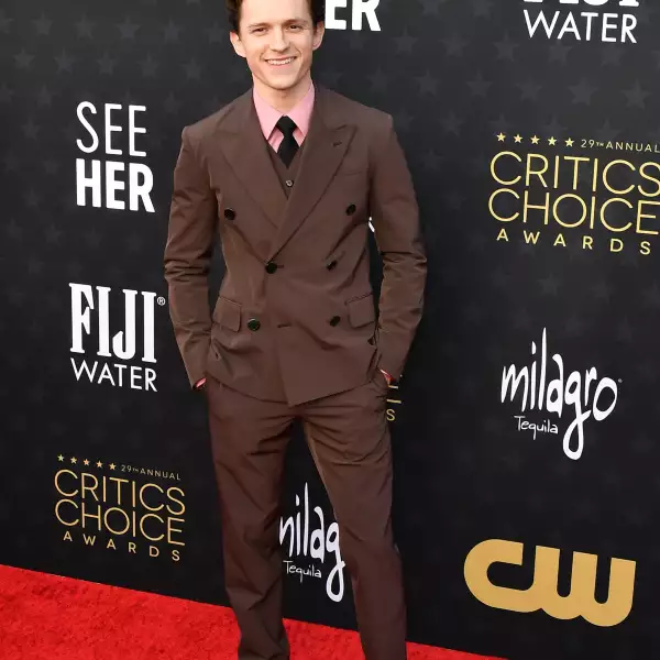 29th Annual Critics' Choice Awards, Arrivals, The Barker Hangar, Los Angeles, California, USA - 14 Jan 2024