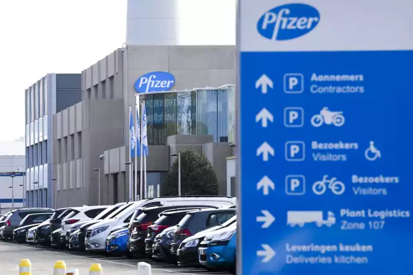 Pfizer Batiment And Logo, Puurs, Belgium - 10 Nov 2020