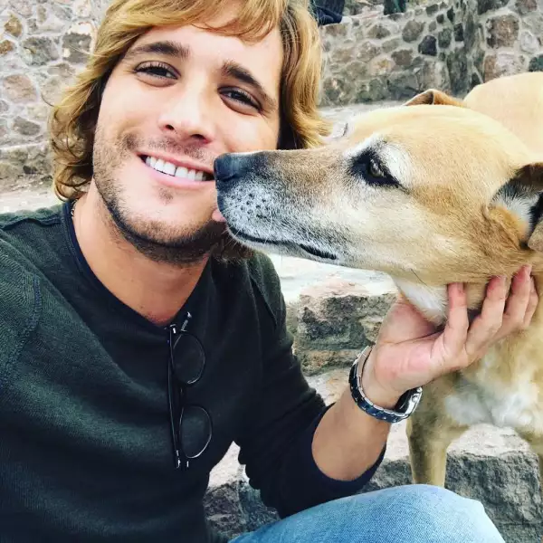 Ella le robó el corazón a Diego Boneta