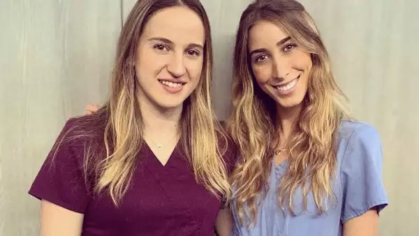 Isabela Roldan y Ariela Dayan
