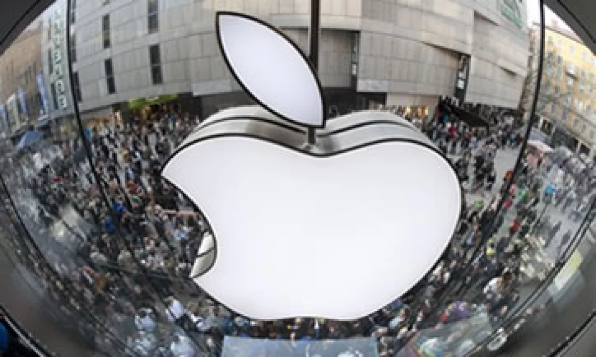 Algunos analistas estiman que Facebook está sobrevalorada, pero no es el mismo caso para Apple. (Foto: AP)